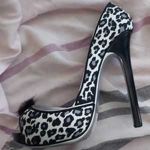 (Sold) Wine Bottle Holder